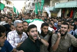 استشهاد قيادي في "سرايا القدس" وجرح أربعة آخرين في قصف جوي صهيوني