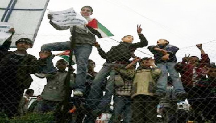 الكيان يرفض التهدئة ومسيرات حاشدة ضد الحصار