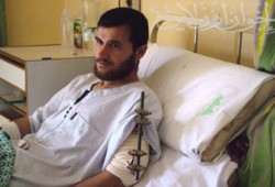 30 جريحًا فلسطينيًّا يغادرون مصر بعد العلاج