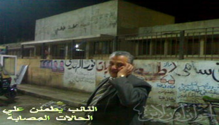 محمد يوسف يطمئن على مصابي عربة قطار سوهاج