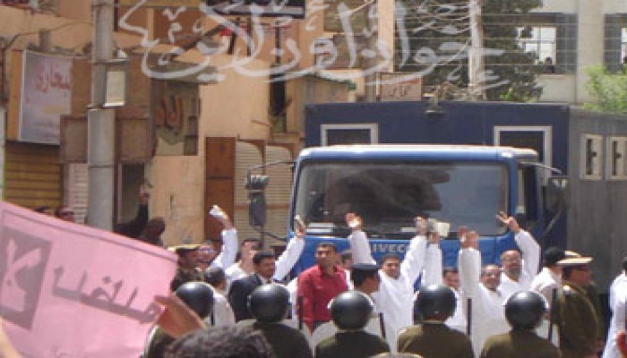 تجديد حبس د. بديع و9 آخرين من بني سويف