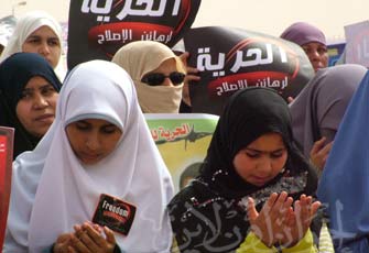 أهالي المحالين للعسكرية: الظلم لن يستمر