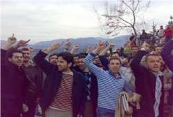 طلاب أتراك يمنعون السفير الصهيوني من دخول الجامعة