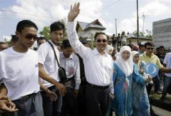 الحزب الماليزي الحاكم يخسر لأول مرة