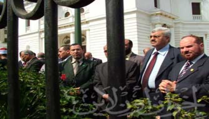 100 نائب يعتصمون في مجلس الشعب تضامنًا مع غزة