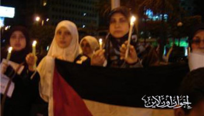 وقفة بالشموع أمام مسجد مصطفى محمود تضامنًا مع غزة