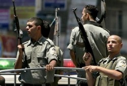 أمن السلطة الفلسطينية يقمع مسيرة تشييع البرغوثي ويعتدي على الصحفيين!!