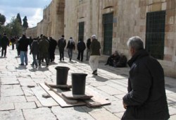 انهيار خطير بساحة المسجد الأقصى نتيجة الحفريات الصهيونية!