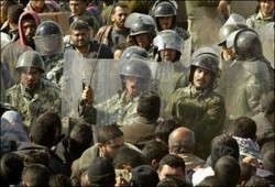 السلطات المصرية تعرقل وصول القوافل الطبية إلى مدينة العريش