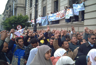 اعتقال عشرات الإخوان في الجيزة والغربية وكفر الشيخ والإسكندرية والفيوم