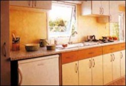 مساعدة أم الزوج.. "كما تدين تدان"