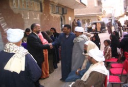 حلمي ينظم قافلة طبية ويطالب بزيادة حصة الغاز للقوصية