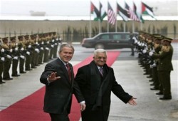 باحثون وسياسيون ومهنيون: زيارة بوش شؤم على المنطقة