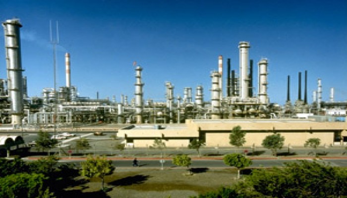 أمريكا تبدأ اليوم مشروع التخلص من النفط العربي بخلط الوقود بالذرة