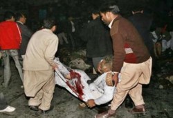 باكستان.. اغتيال بي نظير بوتو والجماعة الإسلامية تُحمِّل مشرف المسئولية