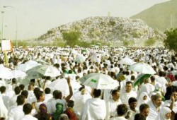 مطالب برلمانية بمعاقبة الحكومة على ابتزاز الحجاج والإهمال من البعثة الرسمية