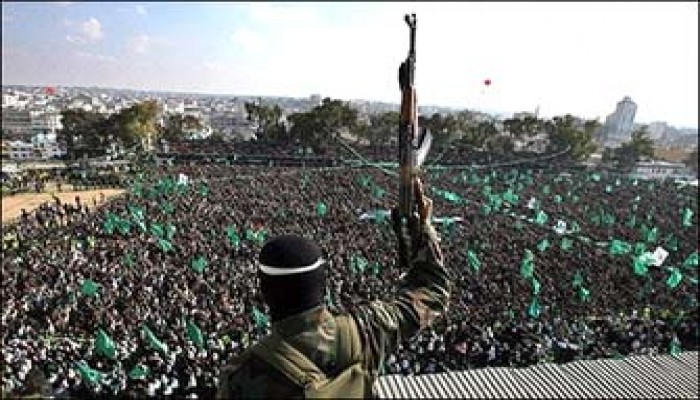 مهرجان حاشد لحماس في ذكرى انطلاقتها والسلطة تمنع احتفالها بالضفة