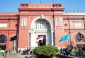 صرافان بالمتحف المصري يختلسان 750 ألف جنيه والقبض على أحدهما