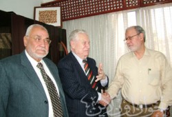 المرشد العام يستقبل المفكر القومي الكبير د. خير الدين حسيب