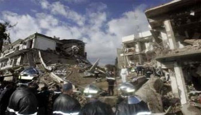 القاعدة وراء تفجيرات الجزائر ومقتل 68 وإصابة 400