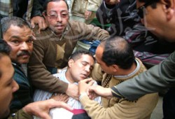 تقتير هنا.. وإسراف هناك!