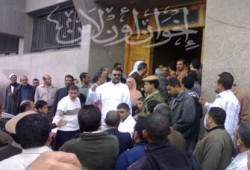 جنح المنصورة تقضي بالإفراج عن أحد معتقلي الإخوان والتجديد لثلاثة آخرين