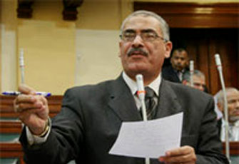 محمود عامر يودِّع حجاج بيت الله الحرام