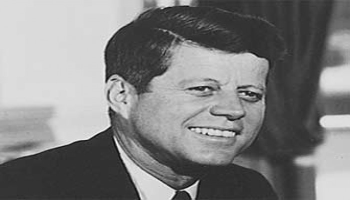 بعد 44 عامًا.. عميل فيدرالي يكشف أسرارًا جديدةً في اغتيال كينيدي