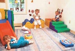 د. سناء أبو زيد يشرح برنامج رعاية الطفل في الحضانة