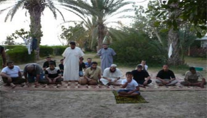 السفارة الفلسطينية تسحب وعودها للعالقين بالعريش رغم دخول الشتاء!