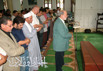 قيادات الإخوان تشيِّع جنازة والد أحمد أشرف والعزاء الأحد بالشاذلية