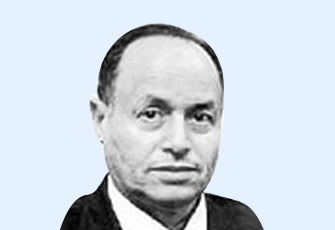 د. حامد أبو أحمد يصر على اتهام المثقفين العرب بالانتهازية