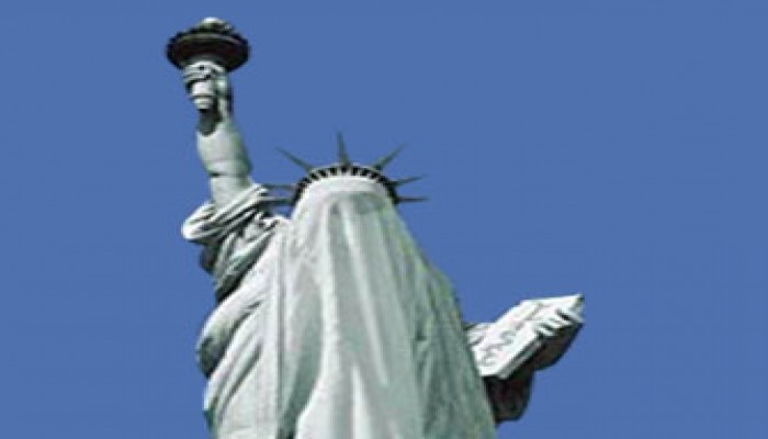 استقالة مسئولة تحسين صورة أمريكا عند العرب من منصبها