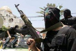 حملة شرسة لقوات عباس ضد حماس وأولمرت يشترط فصل الضفة عن غزة