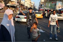 مقارنة بين حماس في الضفة وفتح في غزة