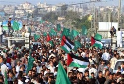 ربع مليون فلسطيني يتظاهرون لفتح معبر رفح وانتظام الدراسة بغزة
