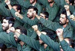 خبراء: تصنيف الحرس الثوري كمنظمة إرهابية يمهِّد لمواجهة مع إيران