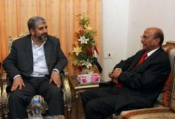 مشعل في اليمن لبحث الحوار الفلسطيني وعباس يتمسك بـ"أوهام السلام"!!