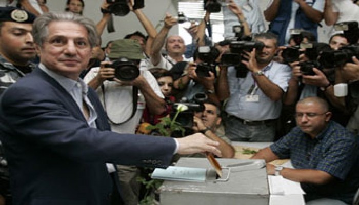 صحف العالم تتابع الانتخابات اللبنانية وتعهدات أبو مازن لأولمرت وفراغ الحكومة العراقية