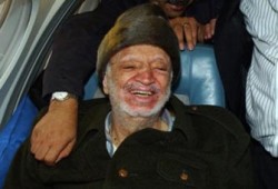 بسام أبو شريف: شيراك على علم باغتيال عرفات مسمومًا