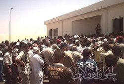 بدء عبور العالقين على معبر رفح واستبعاد أنصار حماس!!