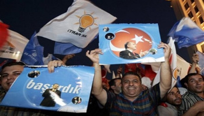 النتائج شبه النهائية تؤكد اكتساح حزب العدالة للانتخابات التركية