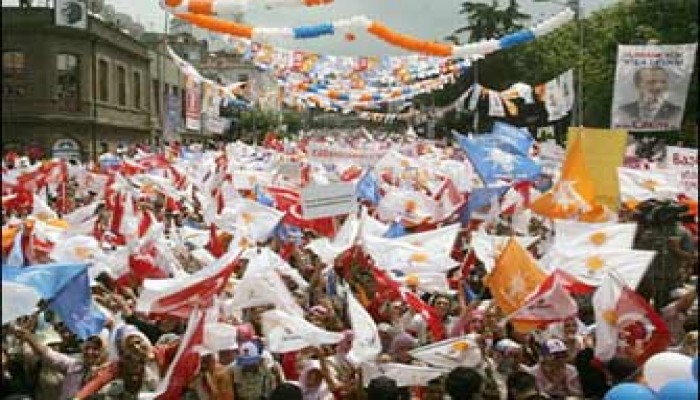 بدء التصويت في الانتخابات العامة المبكرة بتركيا