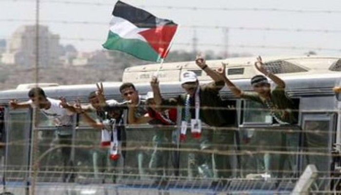 صحف العالم: شكوك حول إطلاق الأسرى الفلسطينيين ونفاد القوات البريطانية!!