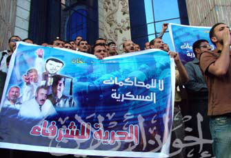 حشد كبير من الصحفيين والقوى السياسية للمطالبة بالإفراج عن عز الدين