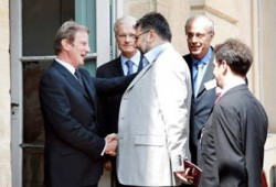 قلق عربي من التدخل الخارجي في لبنان بعد "باريس" وفرنسا تنشط دبلوماسيًّا