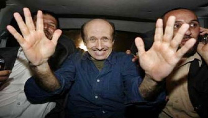 إشادة عالمية بدور حماس في إطلاق سراح جونستون والكيان يتخوف