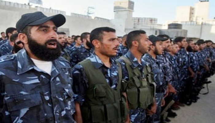 قرار حل الأجنحة العسكرية.. ضرب المشروع الفلسطيني