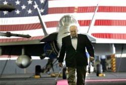 تشيني يلتقي العاهل السعودي ويسعى لتشكيل حلف عربي ضد إيران