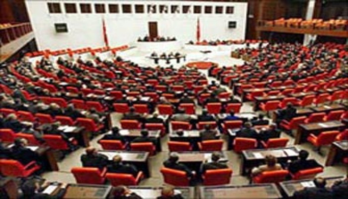 البرلمان التركي يوافق على تعديل دستوري يقضي بانتخاب شعبي لمنصب الرئيس